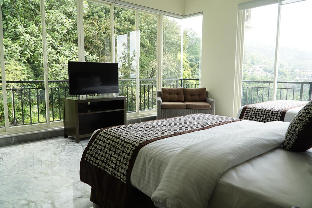 Arainn Bed & Breakfast Tretes Prigen By Ecommerceloka Exterior photo
