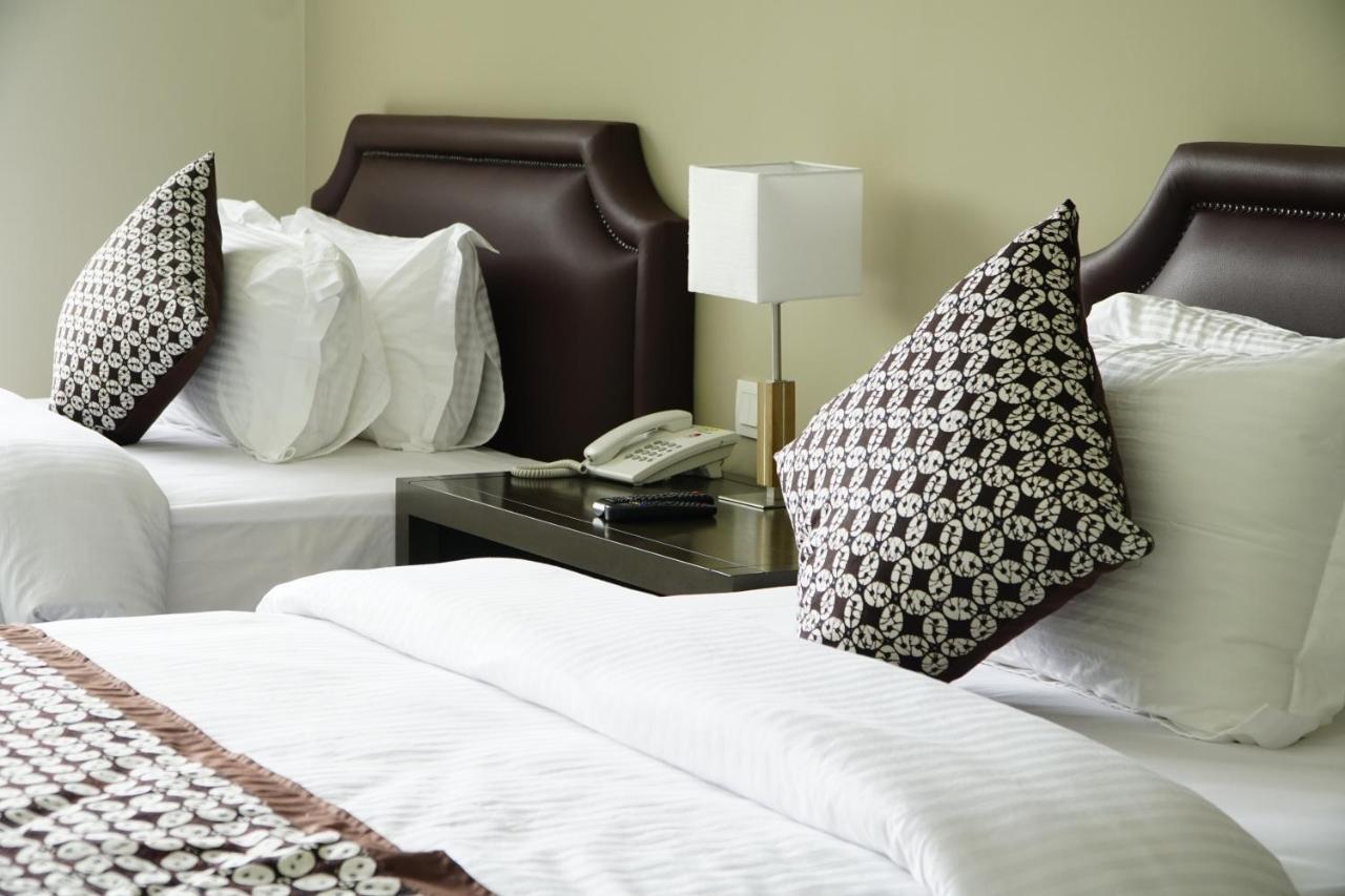 Arainn Bed & Breakfast Tretes Prigen By Ecommerceloka Exterior photo
